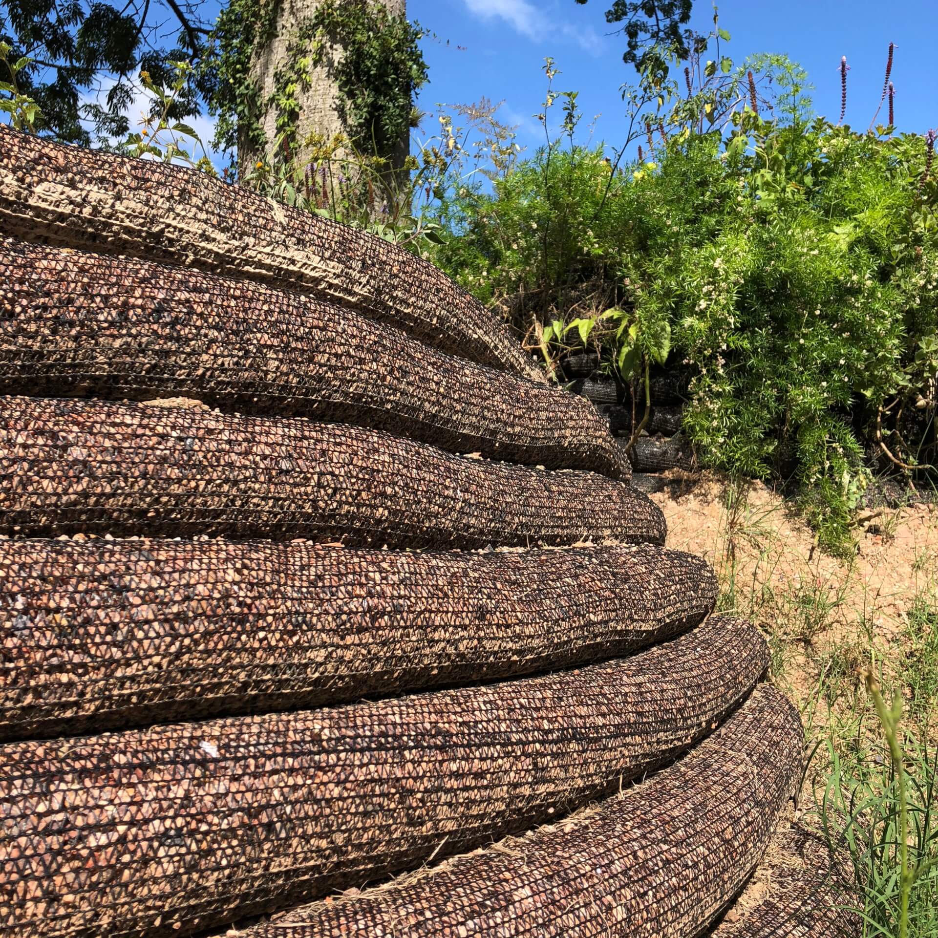 Quanto custa construir muro de pedra em Pernambuco? Preços 2023