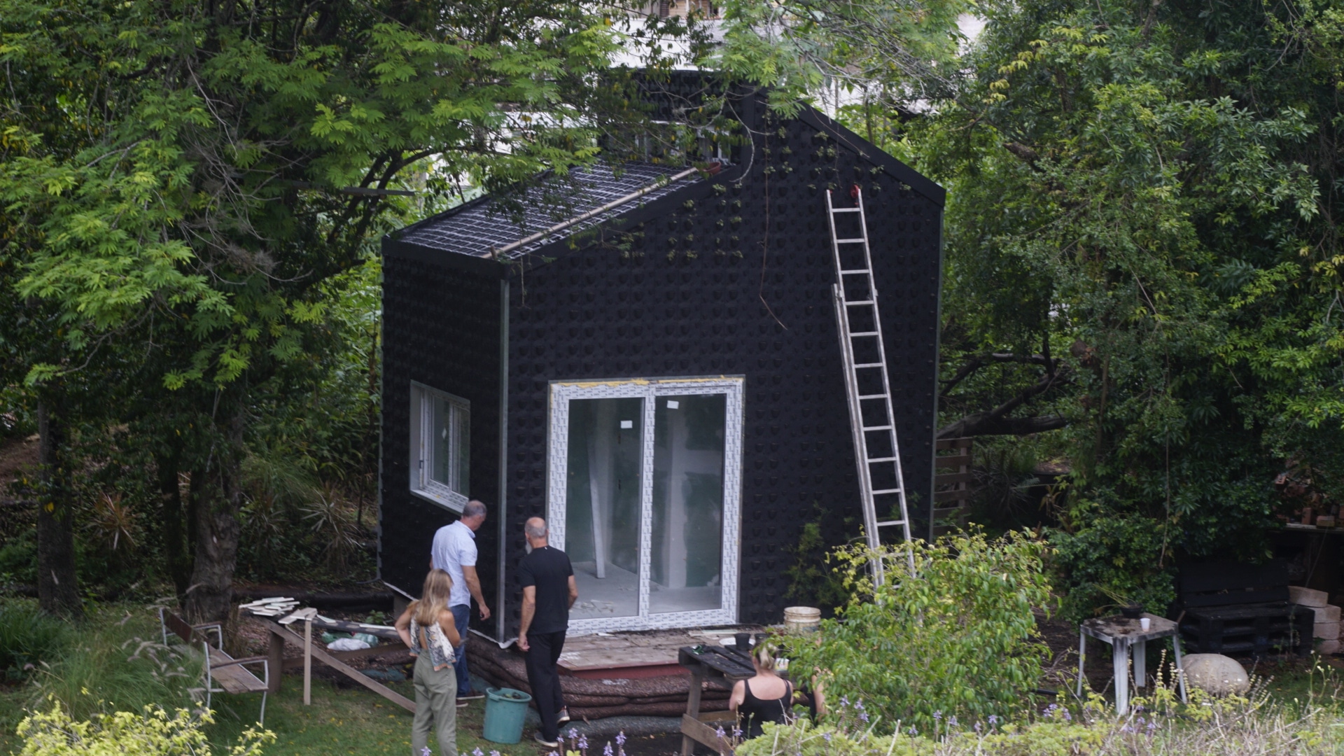 É um sistema inovador que oferece estrutura robusta e sustentável.