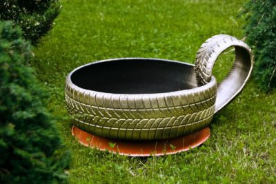 canteiro de pneu é ideia de reciclagem para jardim